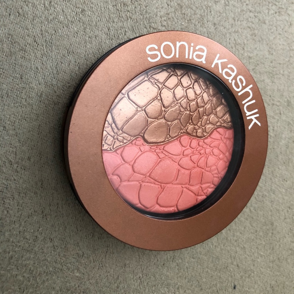 Makeup Bundle - Picture 4 of 8